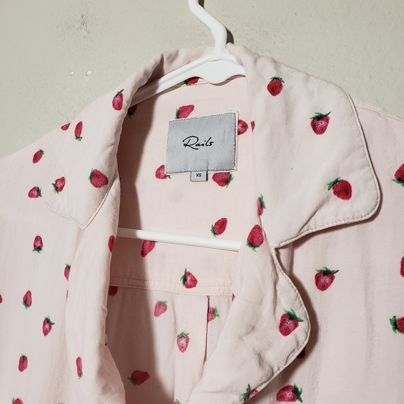 RAILS short sleeve button up crop top in Blush Strawberry size XS - Picture 8 of 11